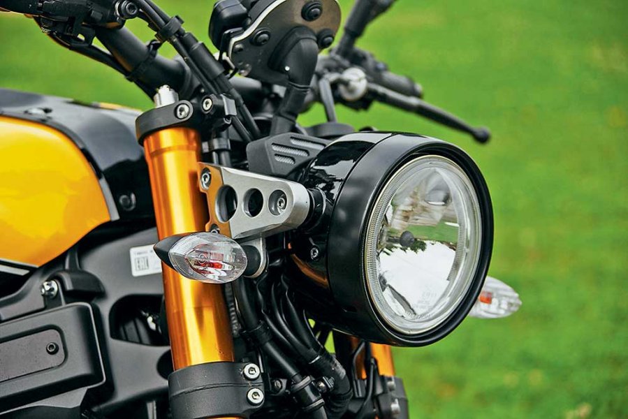 Обзор мотоцикла Yamaha XSR900