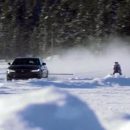 Видео: Jaguar разогнал лыжника до 188 км/ч