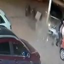 Видео: Везучий китаец дважды облапошил смерть за 10 секунд