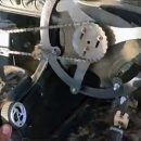 Видео: Инженер-умелец сделал из хлама машину на радиоуправлении