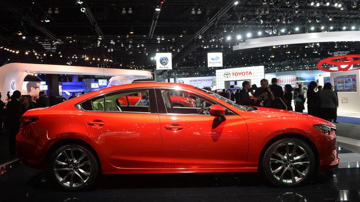 Обновленную Mazda6 показали живьем