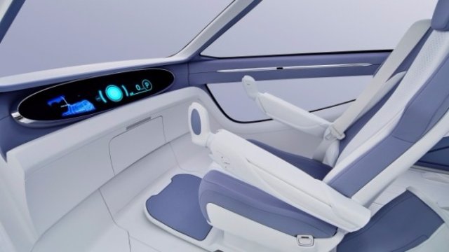 Toyota построила электрокар для людей в инвалидной коляске Toyota построила электрокар для людей в инвалидной коляске