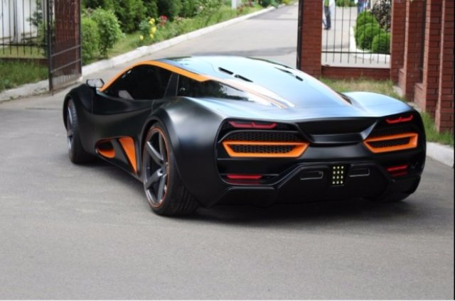 Украинский суперкар Himera Q за 700 тысяч евро сняли на АЗС в Латвии