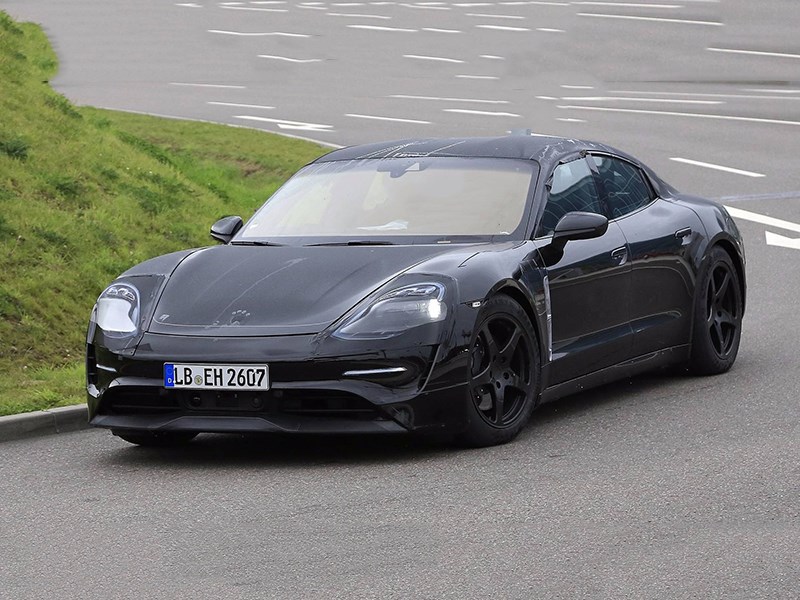 Porsche вывела на тесты свой первый электромобиль Porsche вывела на тесты свой первый электромобиль