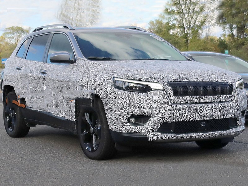 Jeep Cherokee лишится спорной оптики Jeep Cherokee лишится спорной оптики