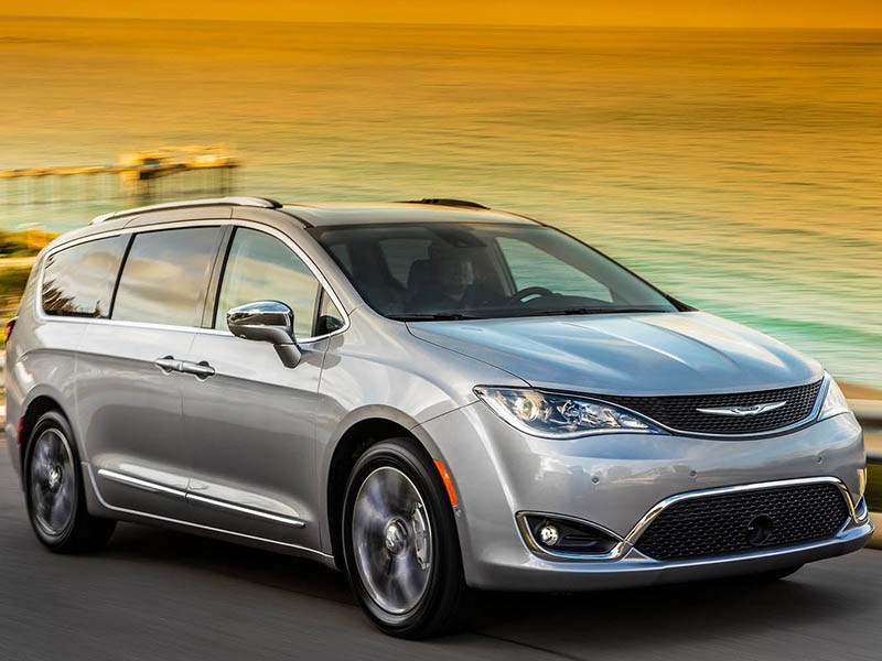 Chrysler назвал российские цены на новую Pacifica