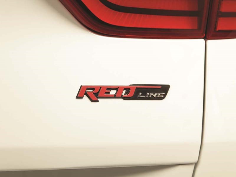 Четыре Kia получили в России спецсерию Red Line Четыре Kia получили в России спецсерию Red Line