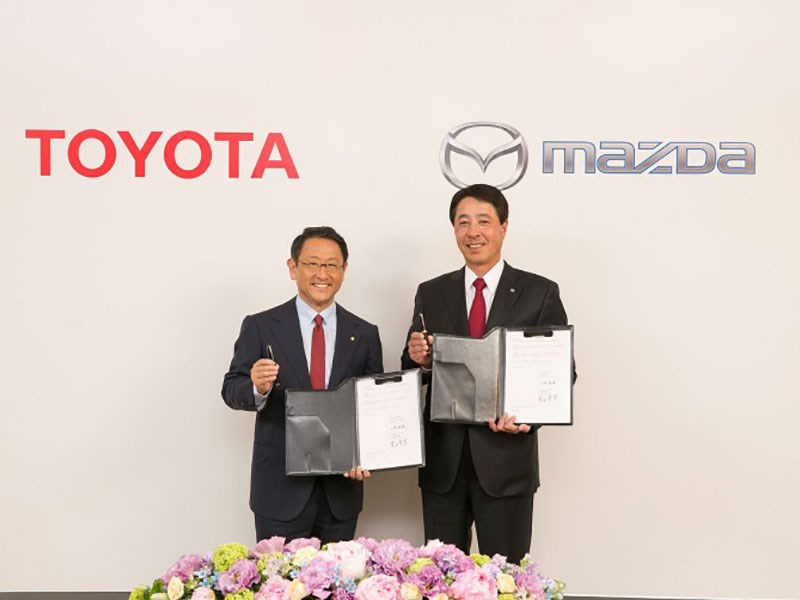 Mazda и Toyota создали СП по разработке электромобилей Mazda и Toyota создали СП по разработке электромобилей