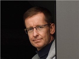С позиции лидера