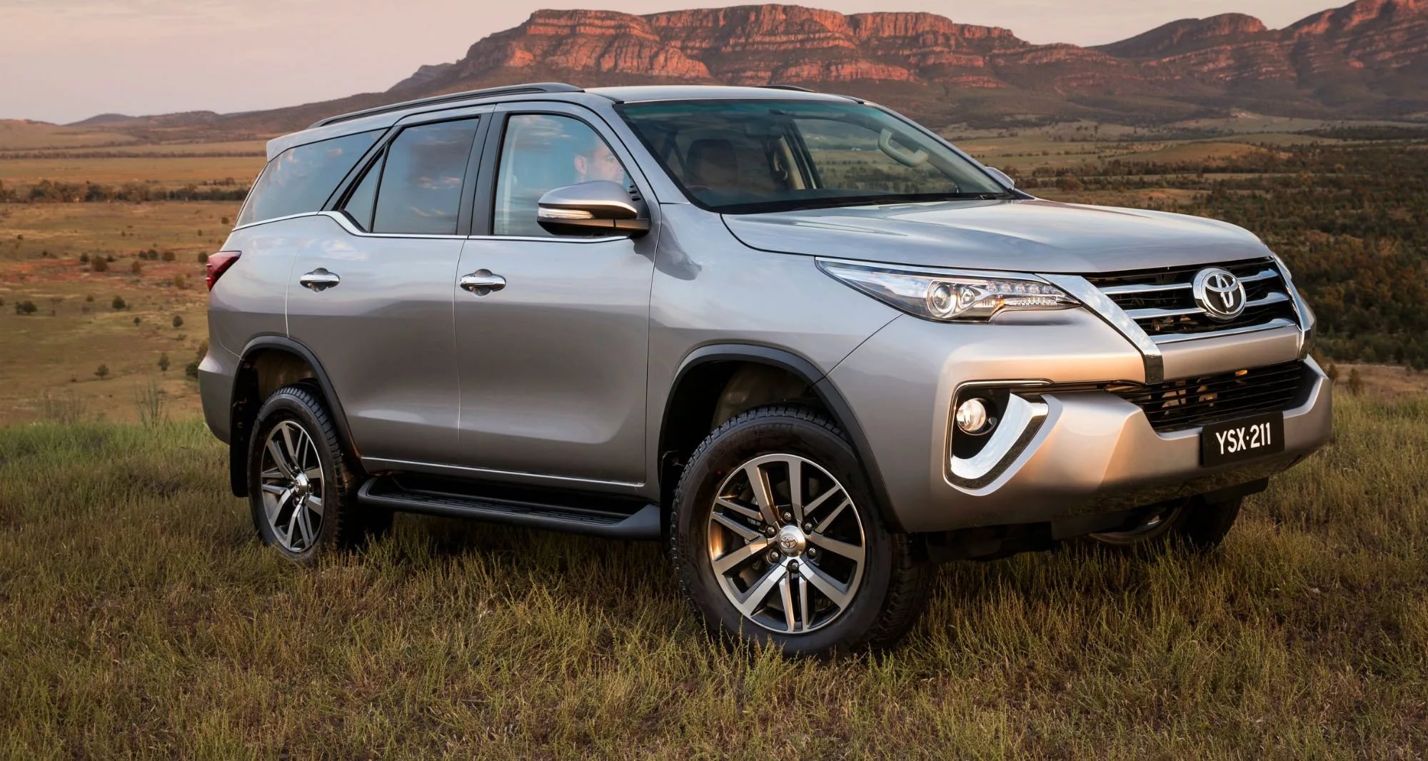 Toyota объявила цены на Fortuner Toyota объявила цены на Fortuner