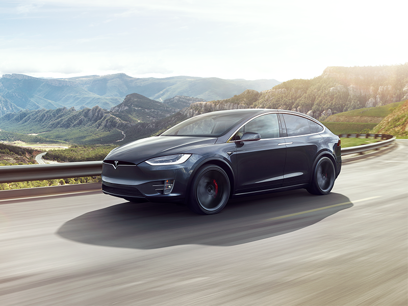 Tesla отзывает кроссоверы Model X Tesla отзывает кроссоверы Model X