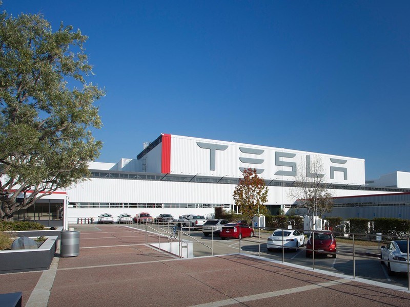СМИ: в Tesla прошли масштабные сокращения СМИ: в Tesla прошли масштабные сокращения