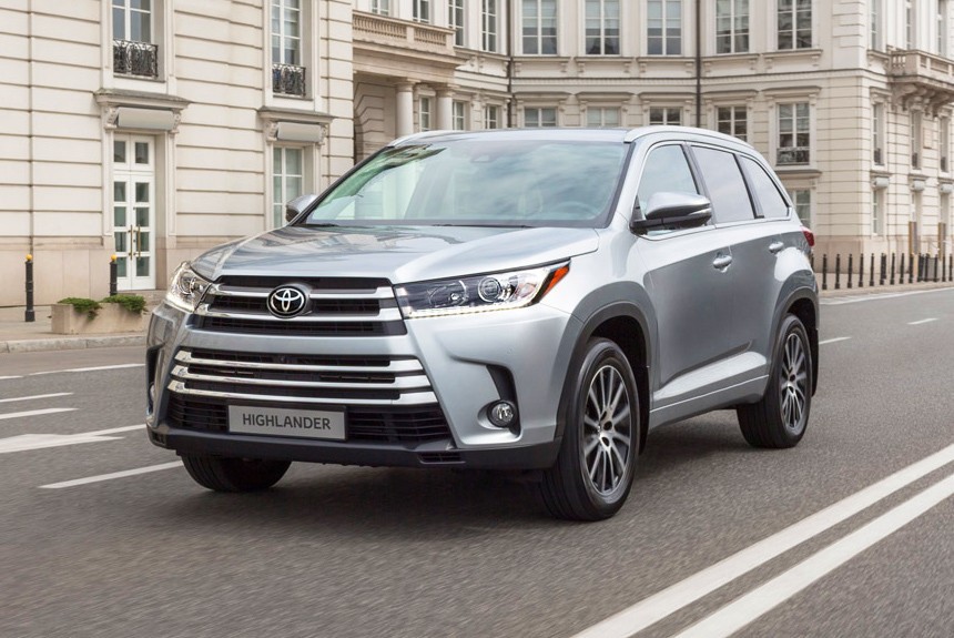Toyota радикально снизила цены на кроссовер Highlander