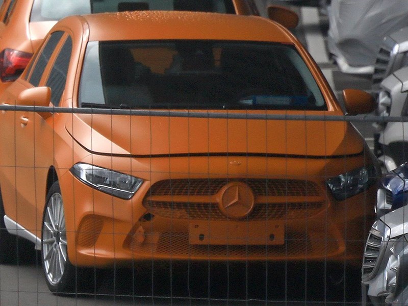 Новый Mercedes-Benz A-класса: первые фото без камуфляжа Новый Mercedes-Benz A-класса: первые фото без камуфляжа