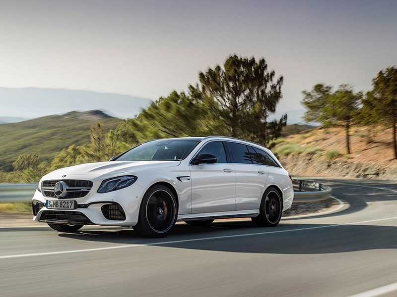 Mercedes-AMG E63 S стал самым быстрым «сараем» в мире Mercedes-AMG E63 S стал самым быстрым «сараем» в мире
