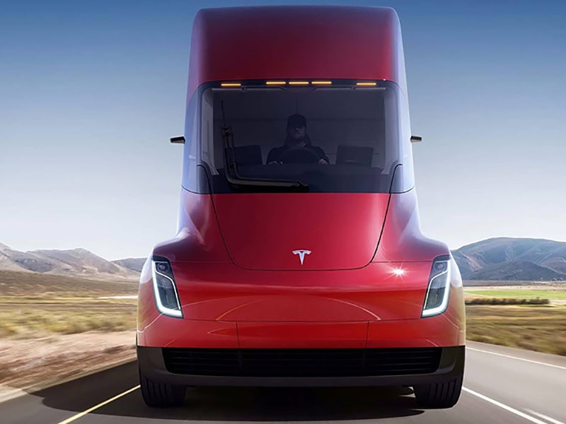 Tesla назвала цену на свой электрический грузовик Tesla назвала цену на свой электрический грузовик