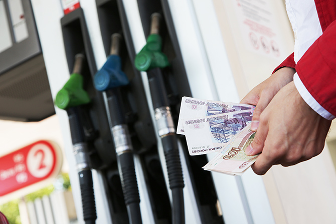 Стали известны причины рекордного роста цен на бензин Стали известны причины рекордного роста цен на бензин