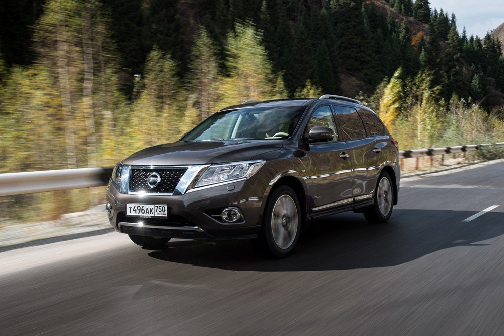 Две модели Nissan ушли с российского рынка Две модели Nissan ушли с российского рынка