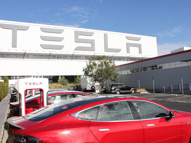 Tesla предсказали крах до конца 2019 года