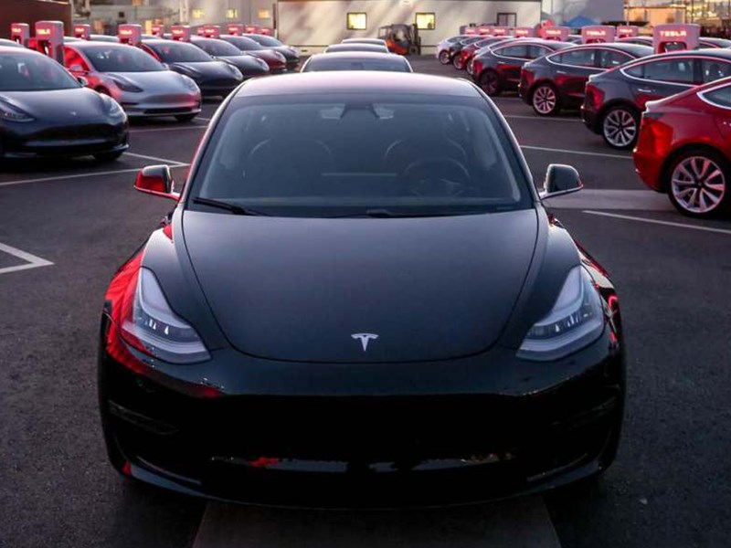 Tesla: рекордные убытки и срыв производственного плана Tesla: рекордные убытки и срыв производственного плана