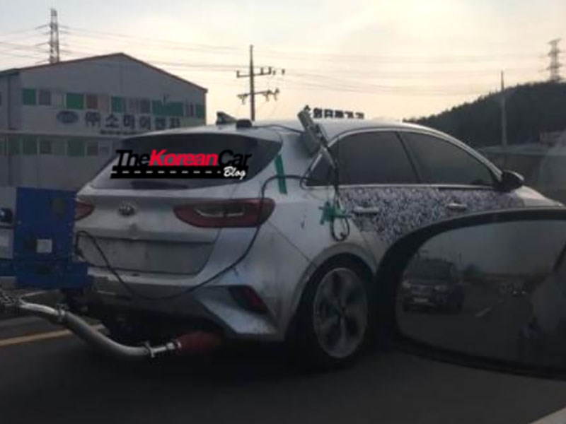 Новый Kia cee’d: первое фото без камуфляжа Новый Kia cee’d: первое фото без камуфляжа