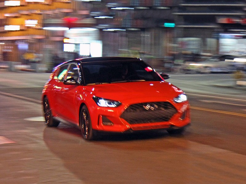 Hyundai Veloster: первые фото без камуфляжа