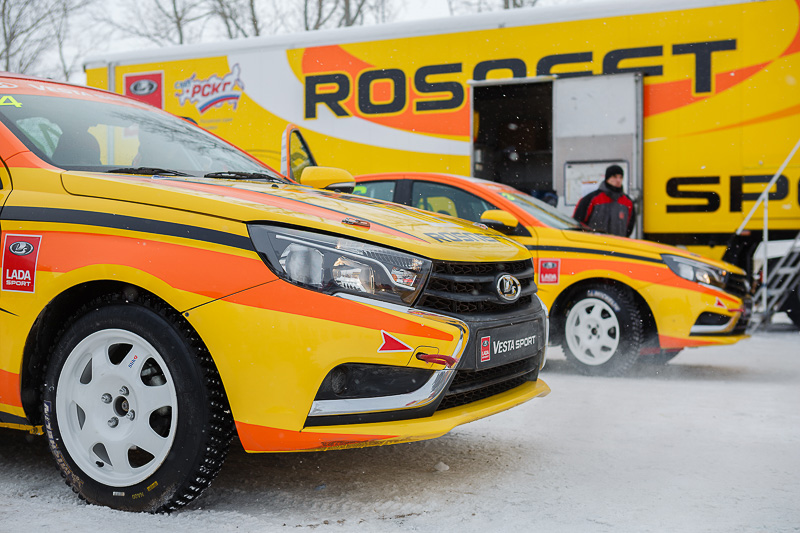 Рождественская Гонка Чемпионов: LADA Vesta и 16 топ-пилотов Рождественская Гонка Чемпионов: LADA Vesta и 16 топ-пилотов