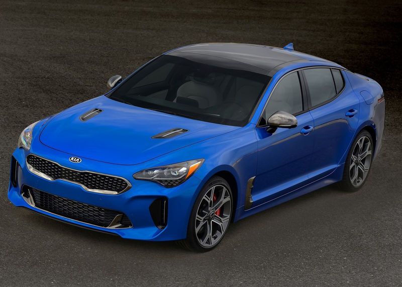 Названа цена Kia Stinger для России