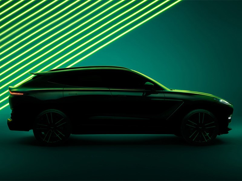 Опубликованы фотографии заряженного кроссовера Aston Martin Опубликованы фотографии заряженного кроссовера Aston Martin