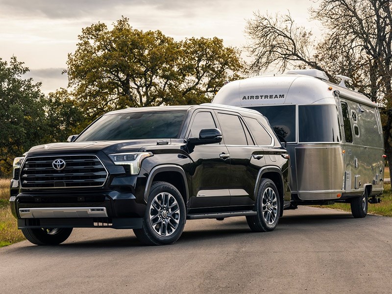 Новое поколение внедорожника Toyota Sequoia представлено официально Новое поколение внедорожника Toyota Sequoia представлено официально