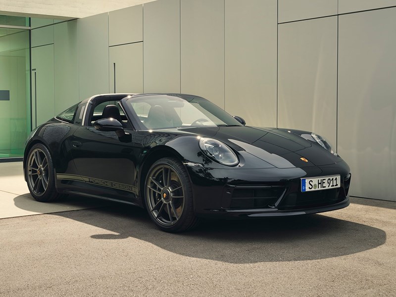 Porsche 911 получил уникальную спецверсию Porsche 911 получил уникальную спецверсию
